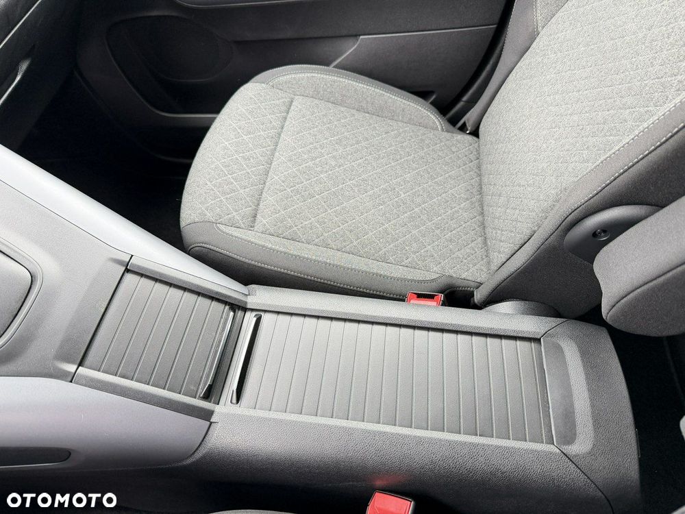 Opel Combo 1.5 D Automatik GS - 24