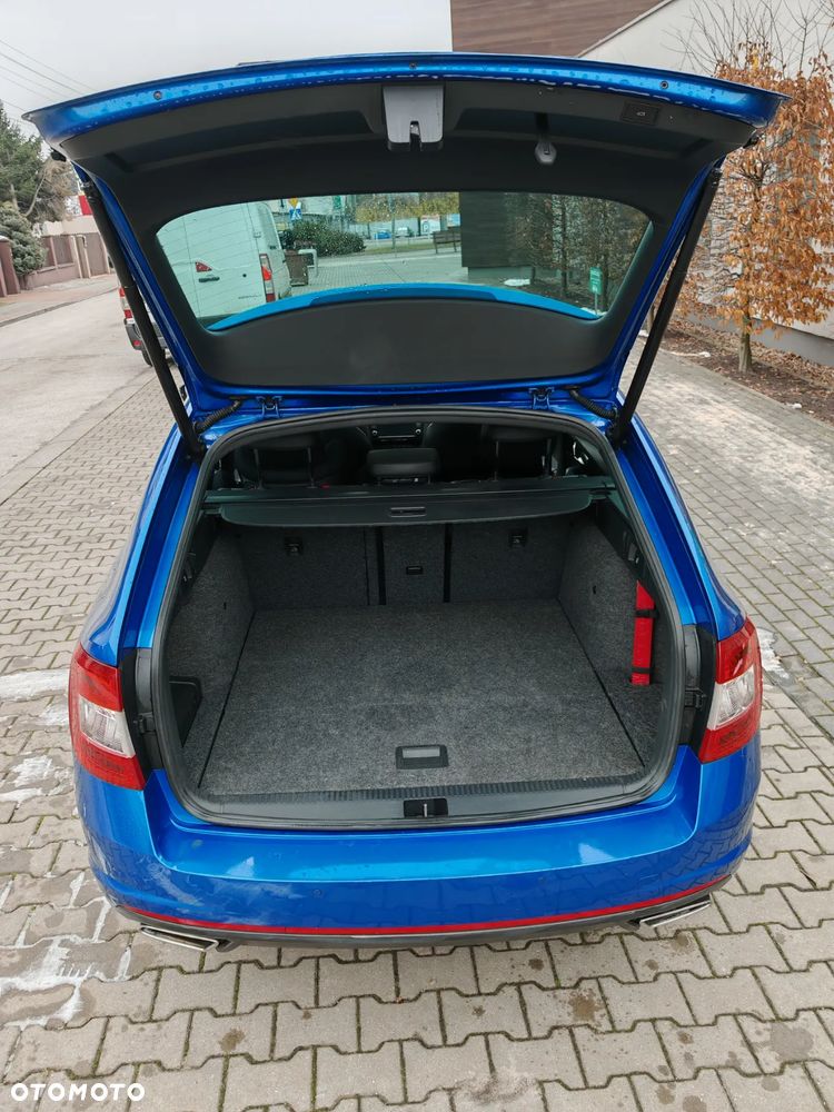 Skoda Octavia 2.0 TDI DSG RS - 8