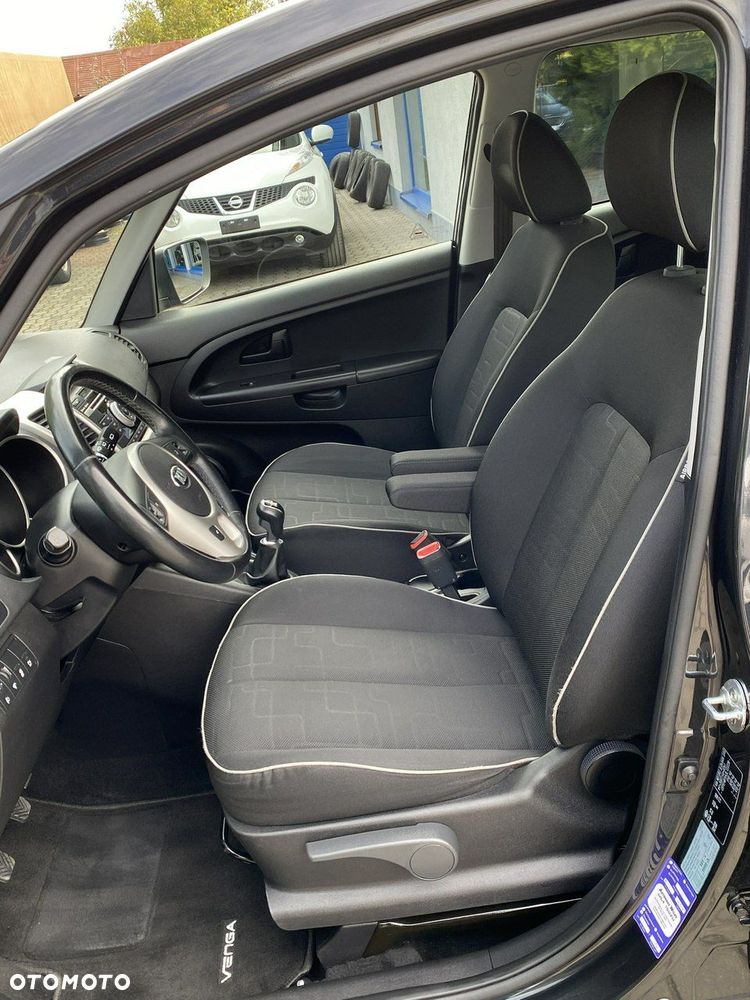 Kia Venga - 13