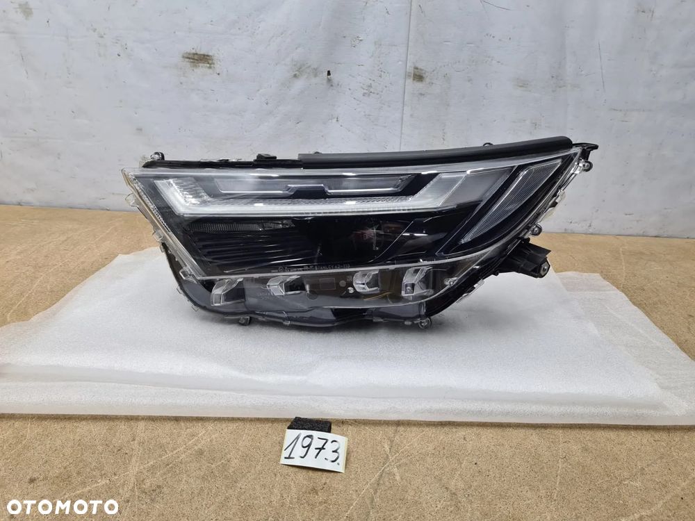 Toyota rav4 5 V lift lampa lewy przód full Led - 1