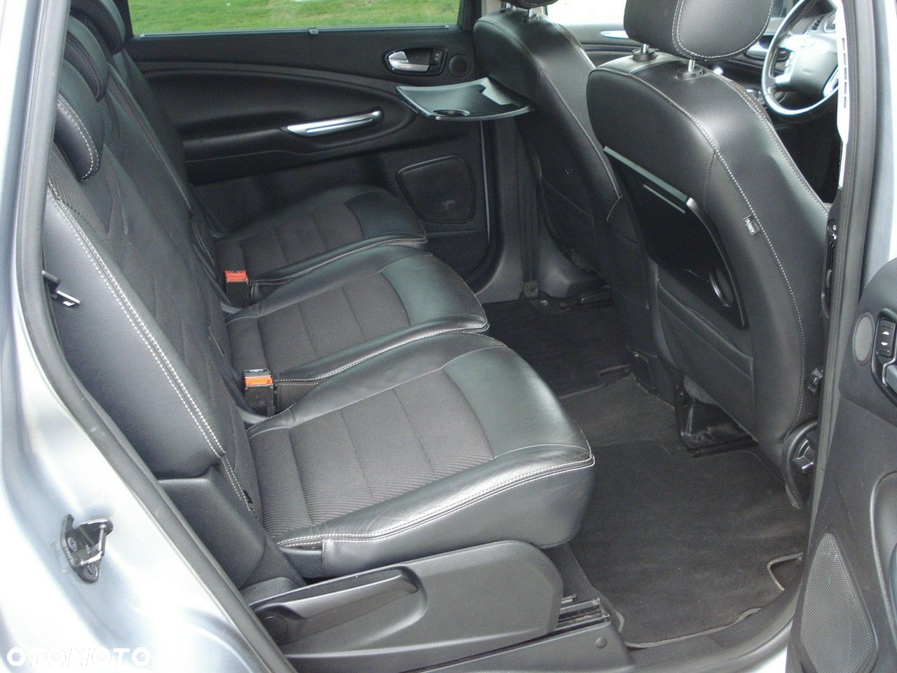 Ford S-Max - 14