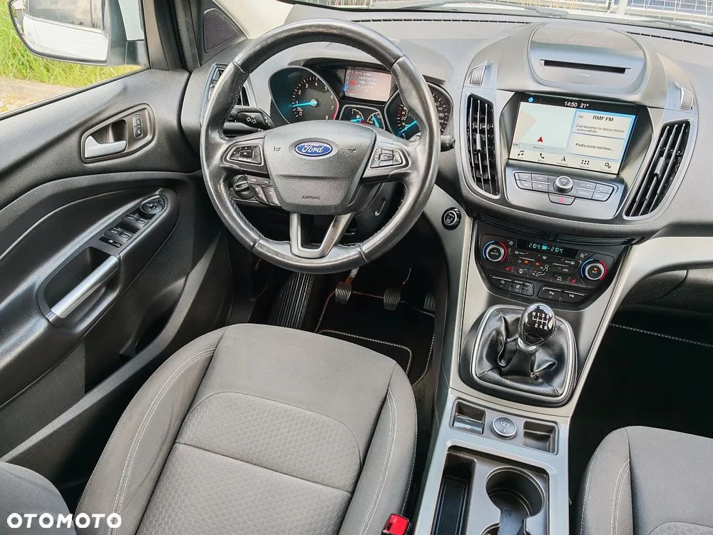 Ford Kuga 1.5 EcoBoost 2x4 Titanium - 18