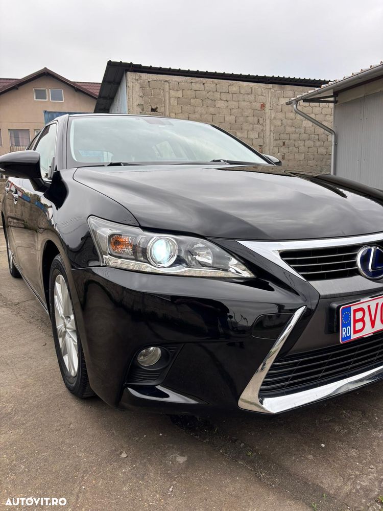 Lexus CT - 7