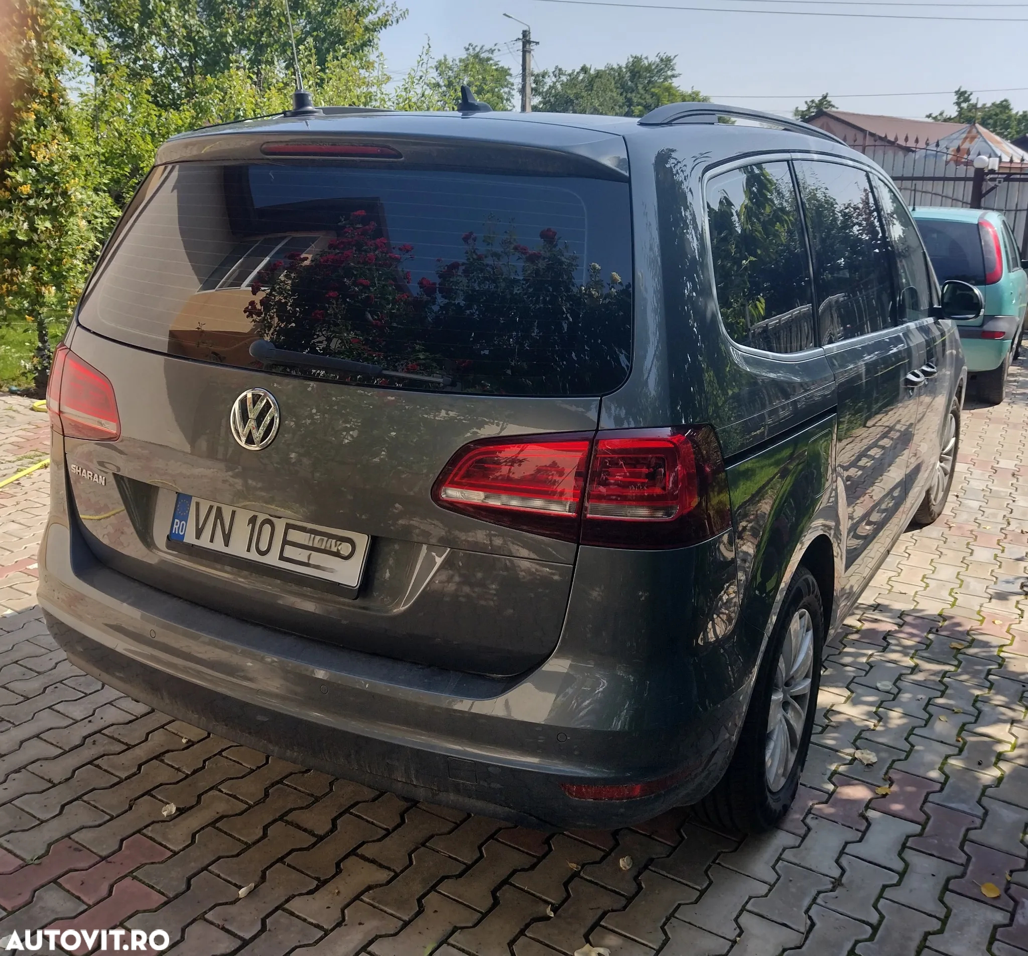 Volkswagen Sharan 2.0 TDI DSG (BlueMotion Technology) Comfortline - 4