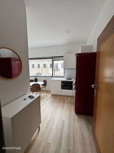 T1 remodelado e luminoso na Baixa de Coimbra - Grande imagem: 4/11