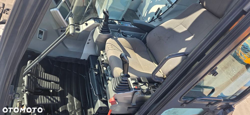 Doosan <<Doosan DX140LCR, 2015r, pług, ramie 3xłamane, 2 łyżki, z Niemiec!>> - 30