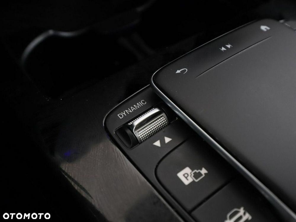 Mercedes-Benz CLA 180 7G-DCT AMG Line - 33