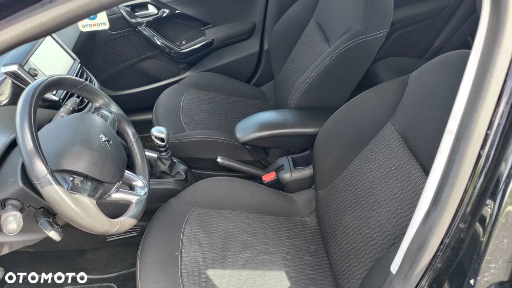 Peugeot 208 BlueHDi 100 Active Pack - 37