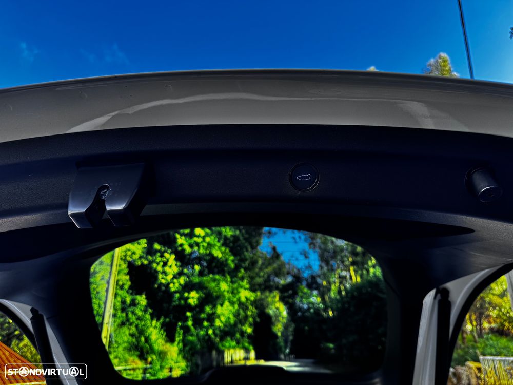 Tesla Model Y - 6
