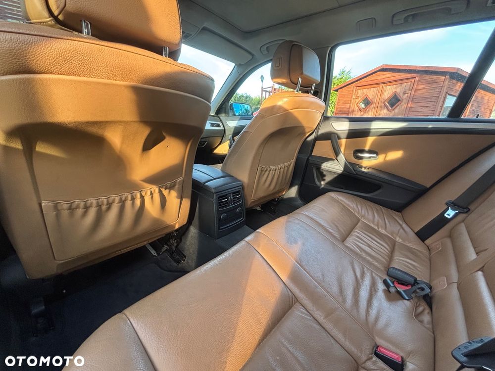 BMW Seria 5 520d - 14