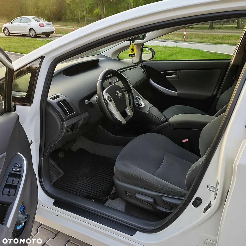 Toyota Prius - 10