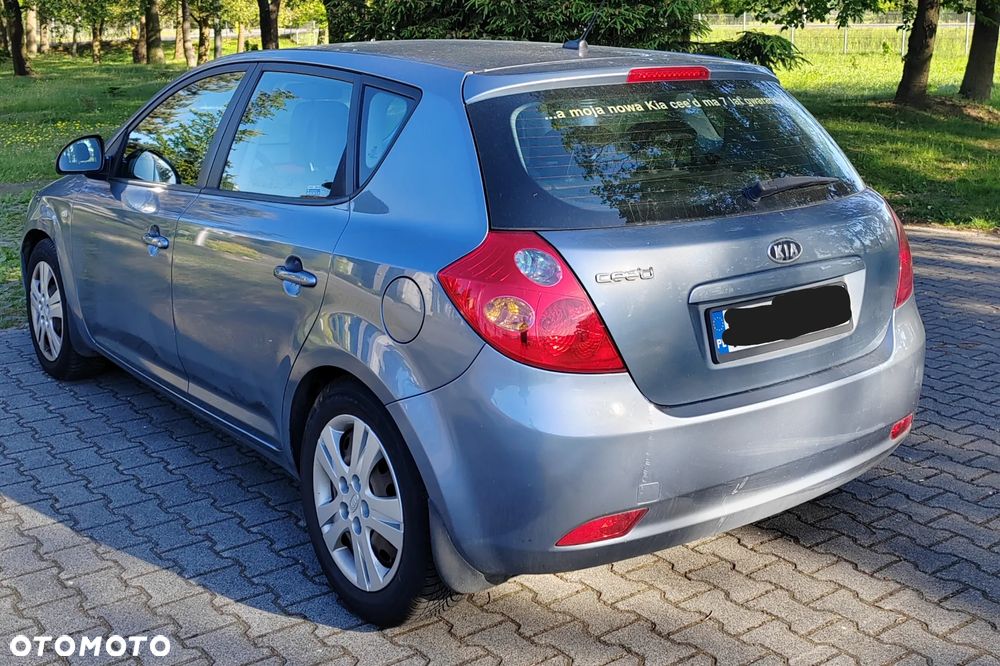 Kia Ceed Cee'd 1.6 Crdi Comfort + - 4