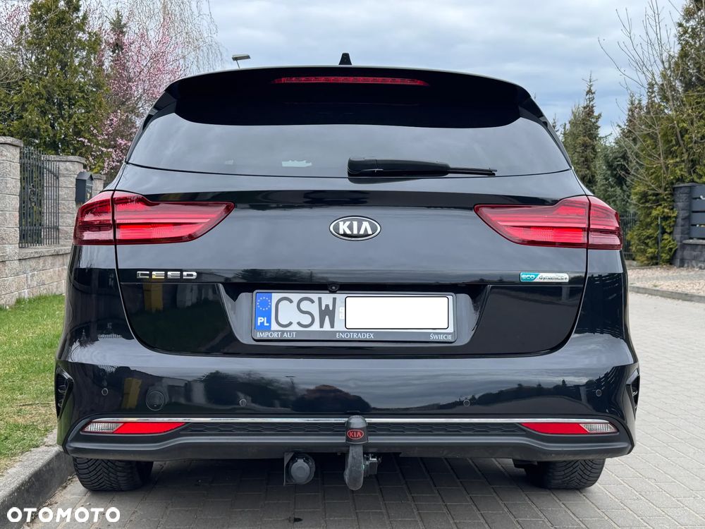 Kia Ceed 1.6 CRDi Eco-Dynamics+ (48V Mild-Hybrid) DCT7 Vision - 28