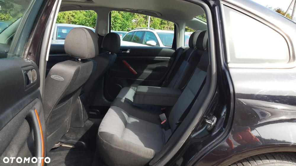 Volkswagen Passat 2.0 Exclusive - 19
