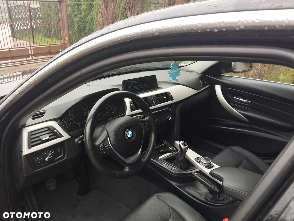 BMW Seria 3 318d Sport Line - 15