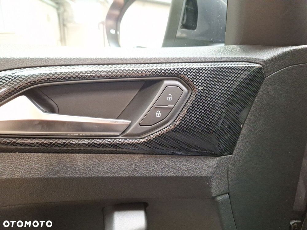 Volkswagen T-Cross - 21