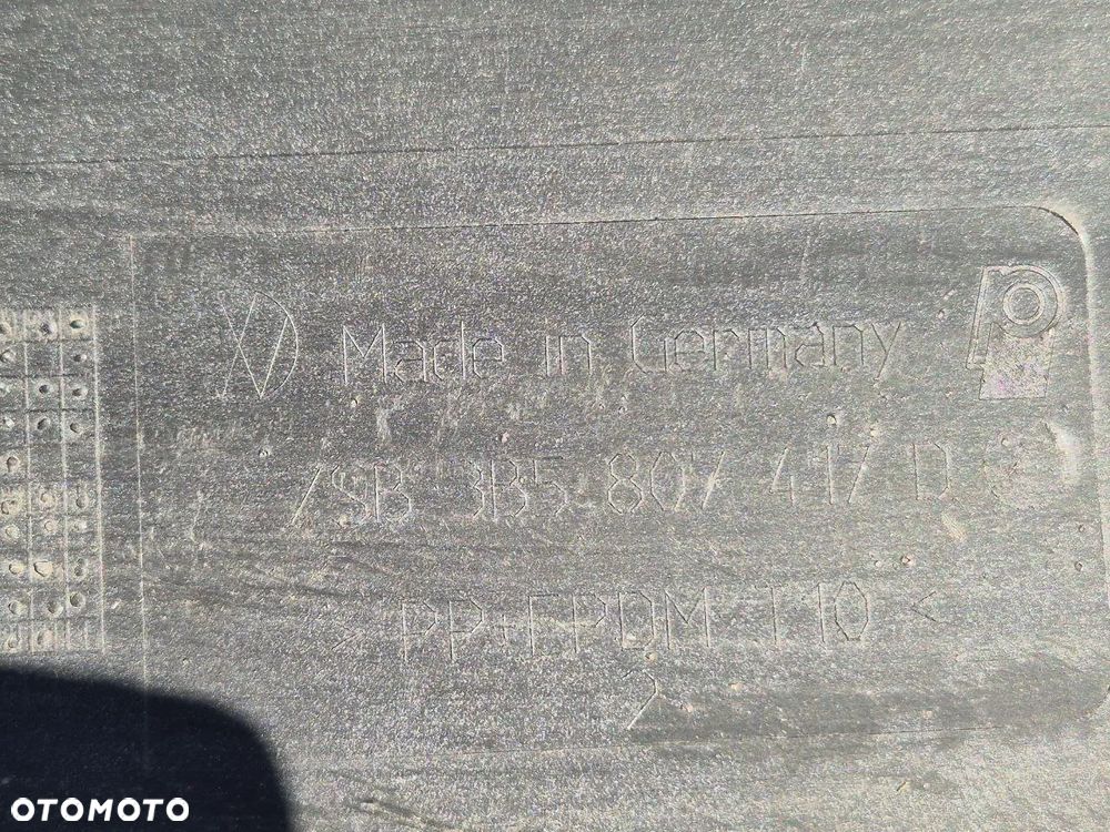 ORYGINALNY ZDERZAK  TYLNI ZDERZAK  PASSAT B5 - 9