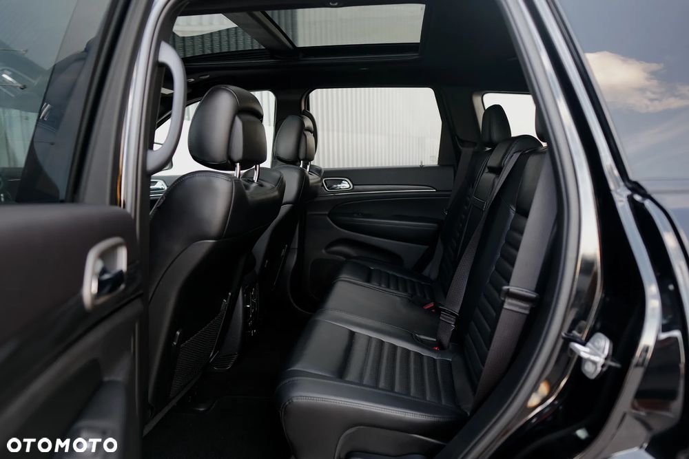 Jeep Grand Cherokee - 19