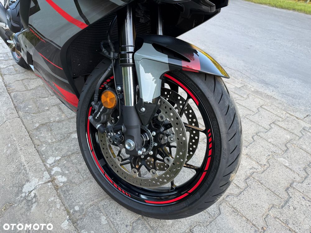 Honda CBR - 37
