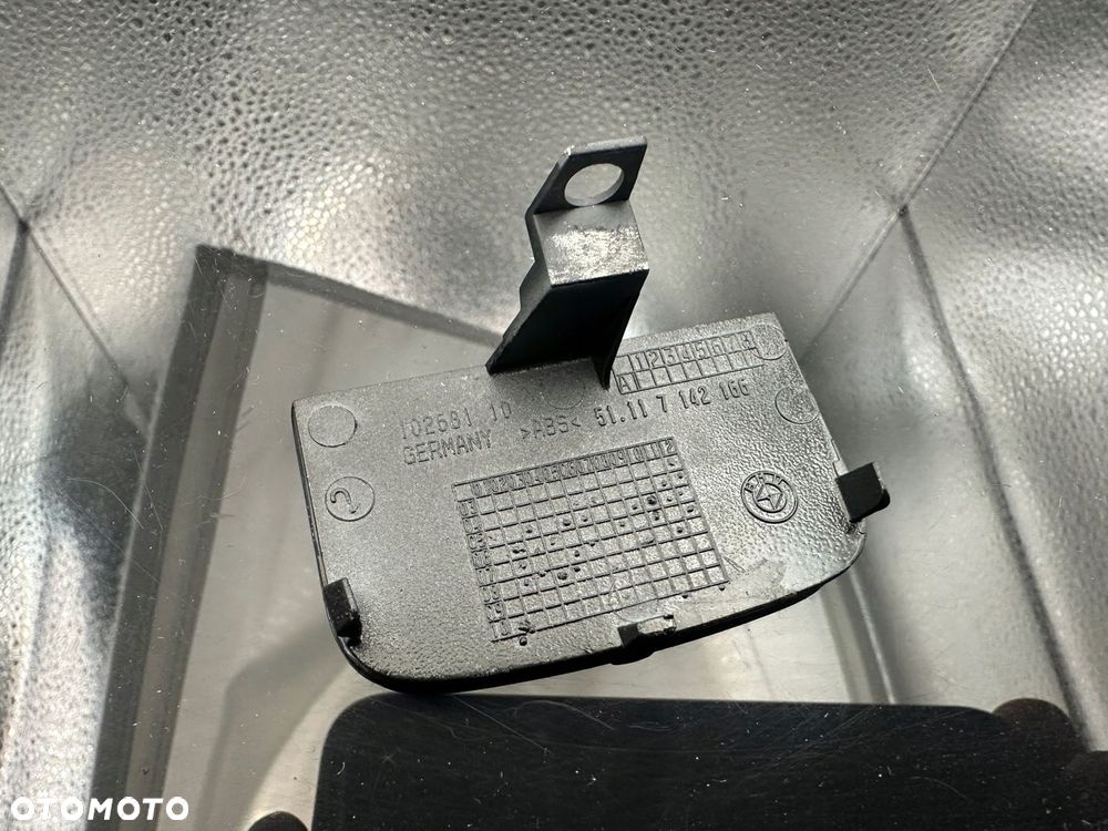 ZAŚLEPKA HAK / HOL PRZÓD BMW 7 E65 / E66 UŻYWANA RÓŻNE KOLORY 51117135569 - 3