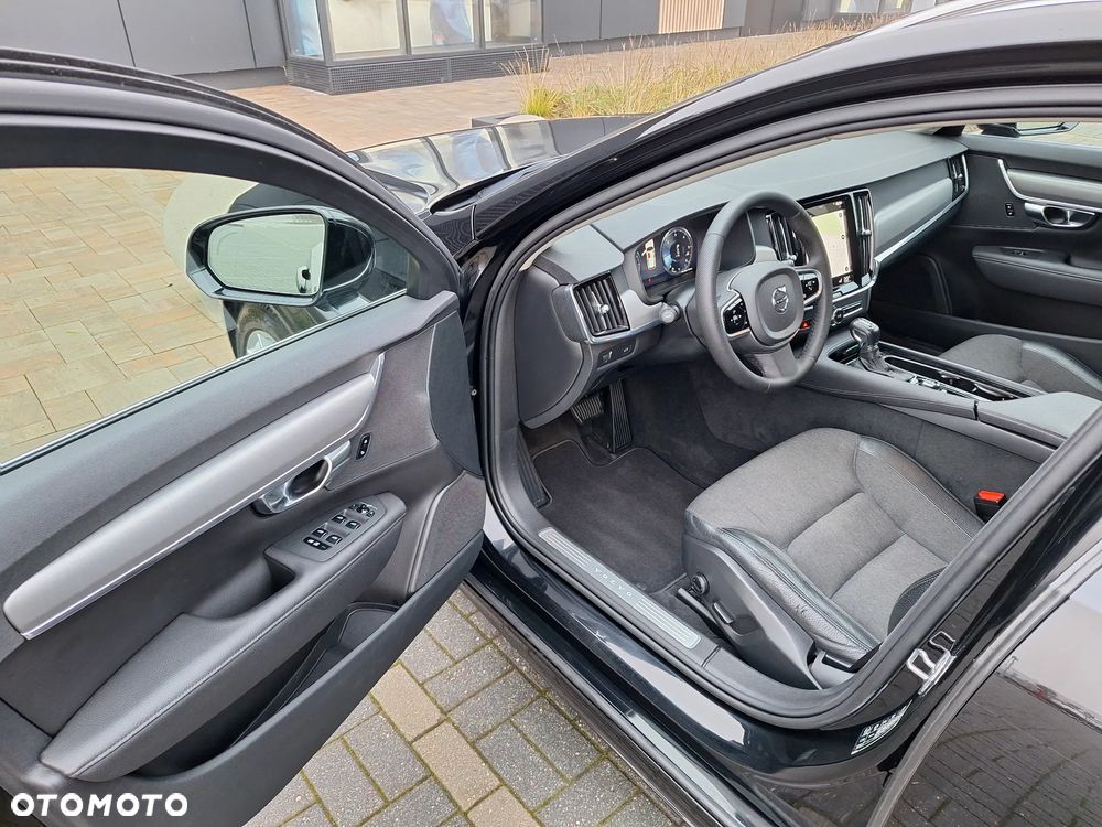 Volvo V90 D4 Momentum Pro - 17