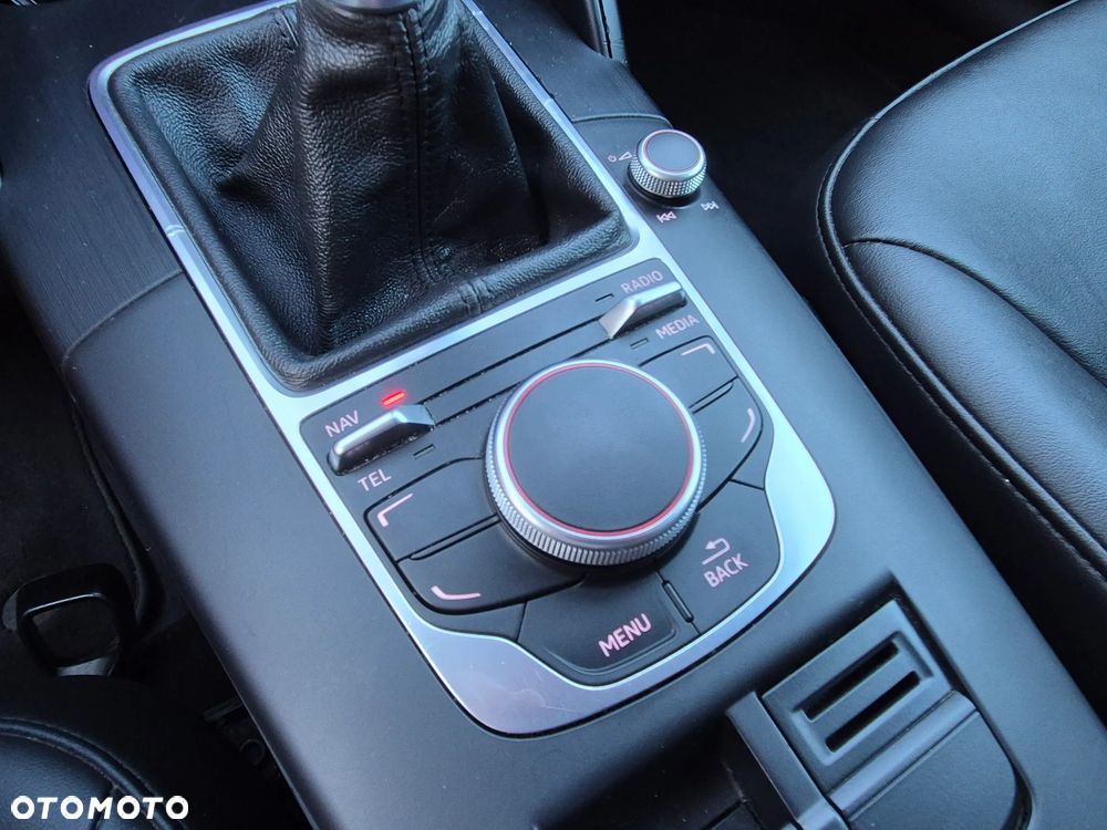 Audi A3 Sportback 1.6 TDI Ambiente - 12