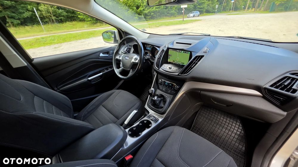 Ford Kuga 2.0 TDCi 4x4 SYNC - 36