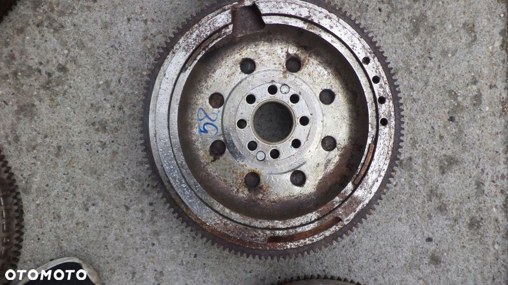 KOŁO DWUMASOWE DWUMAS VOLVO 2.5 074105266B - 1