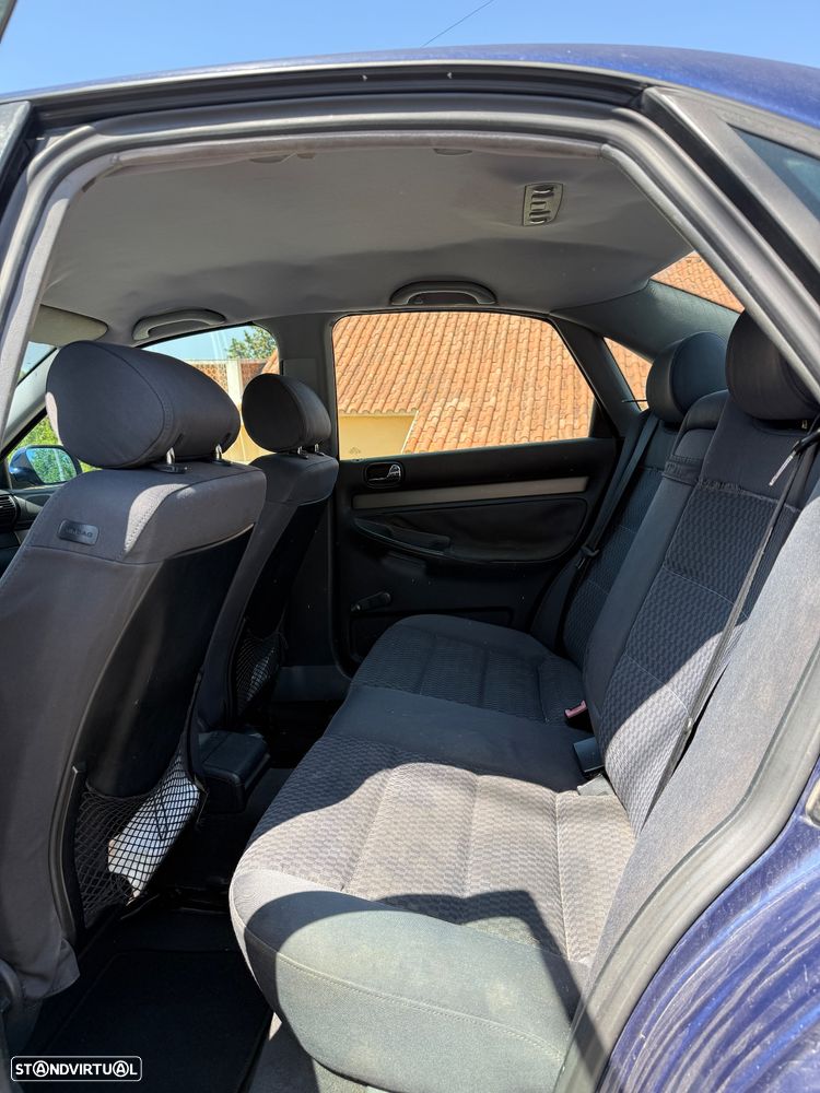 Audi A4 1.9 TDI Confort - 9