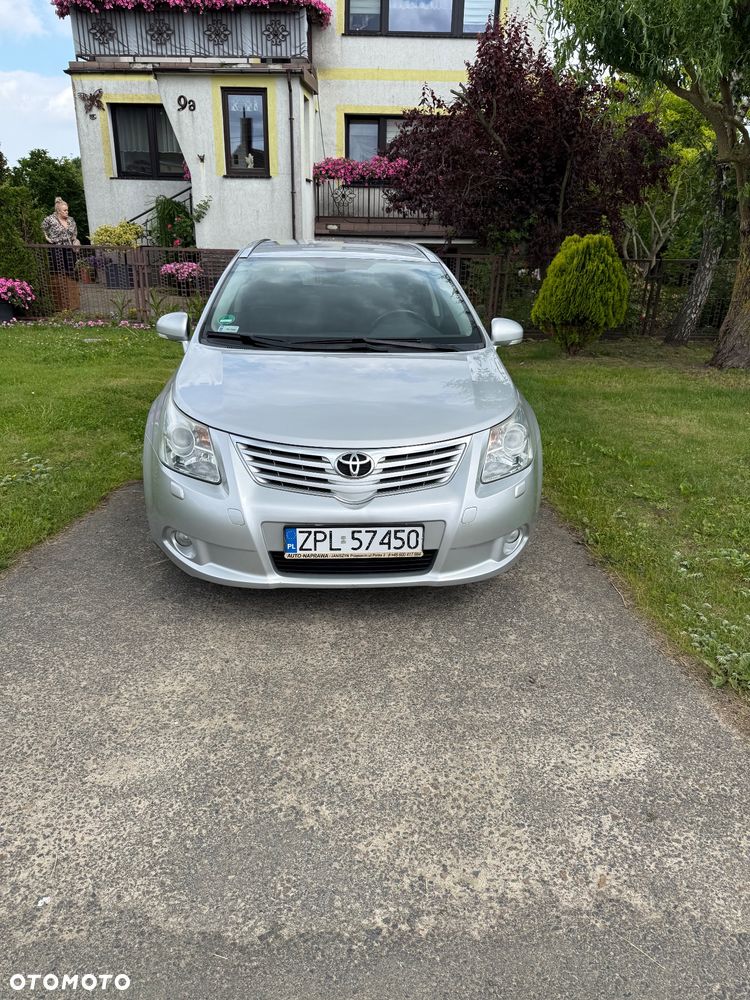 Toyota Avensis 1.8 Sol - 11