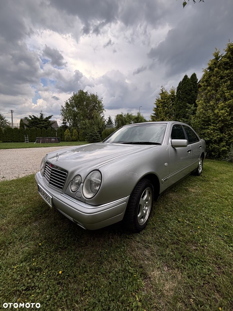Mercedes-Benz Klasa E 320 T 4-Matic Avantgarde - 2