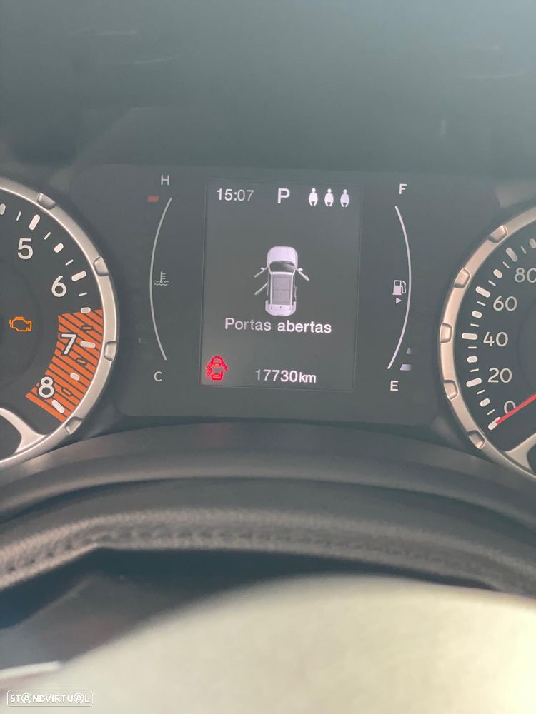 Jeep Renegade 1.3 T Night Eagle DCT - 3