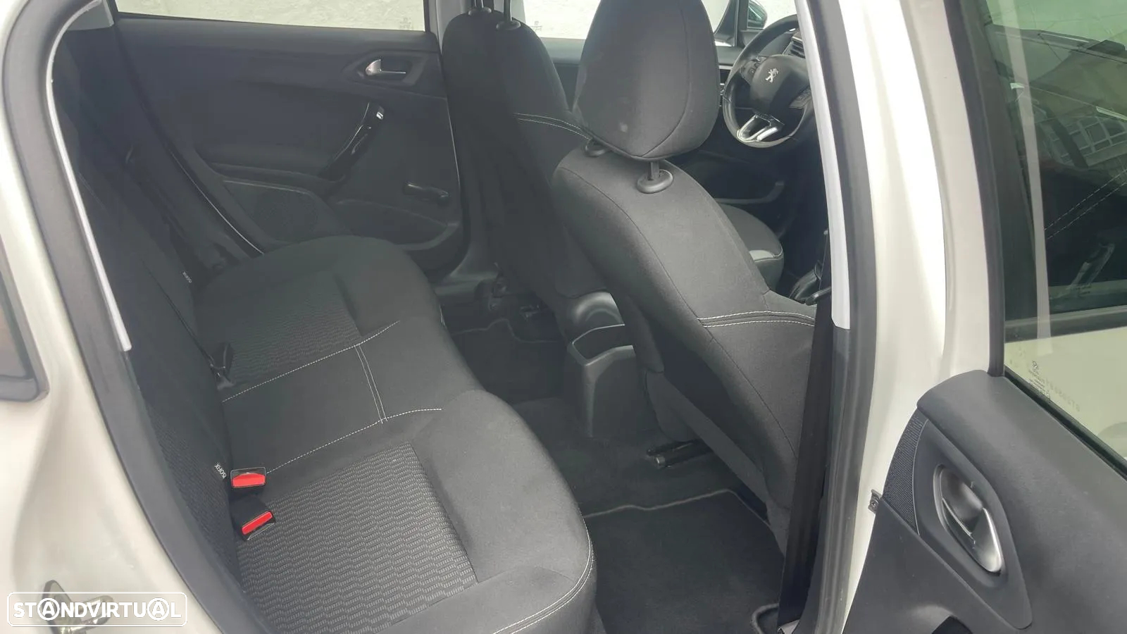 Peugeot 208 1.2 VTi SE Style - 18