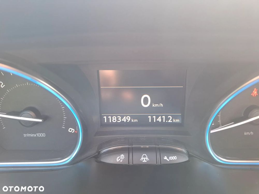 Peugeot 2008 BlueHDi 100 STOP & START Active - 12