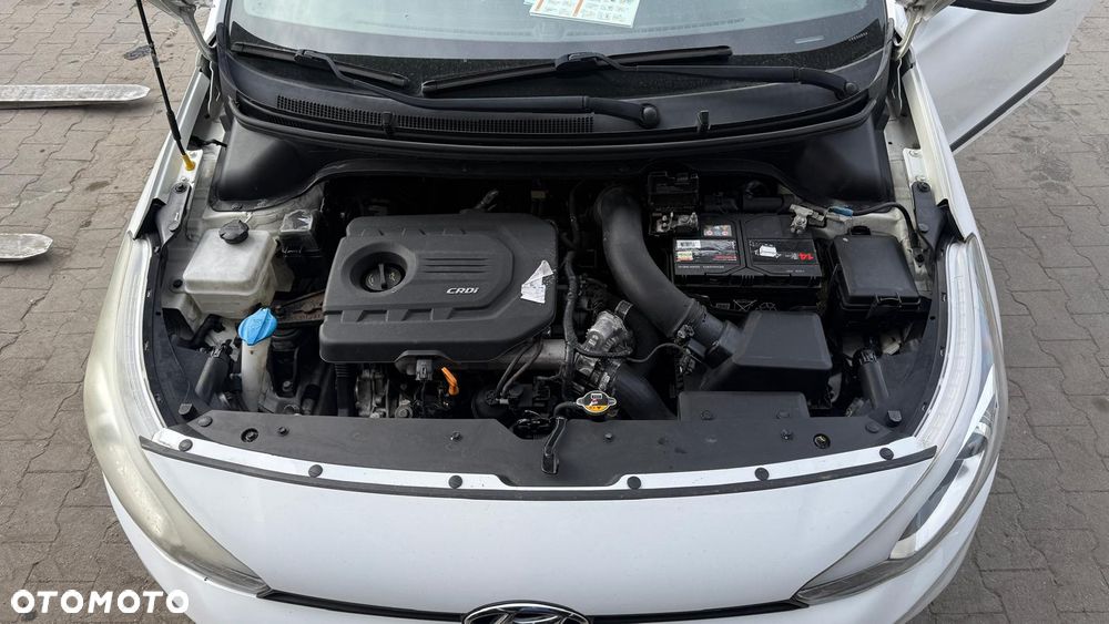 Hyundai i20 1.1 CRDi - 11