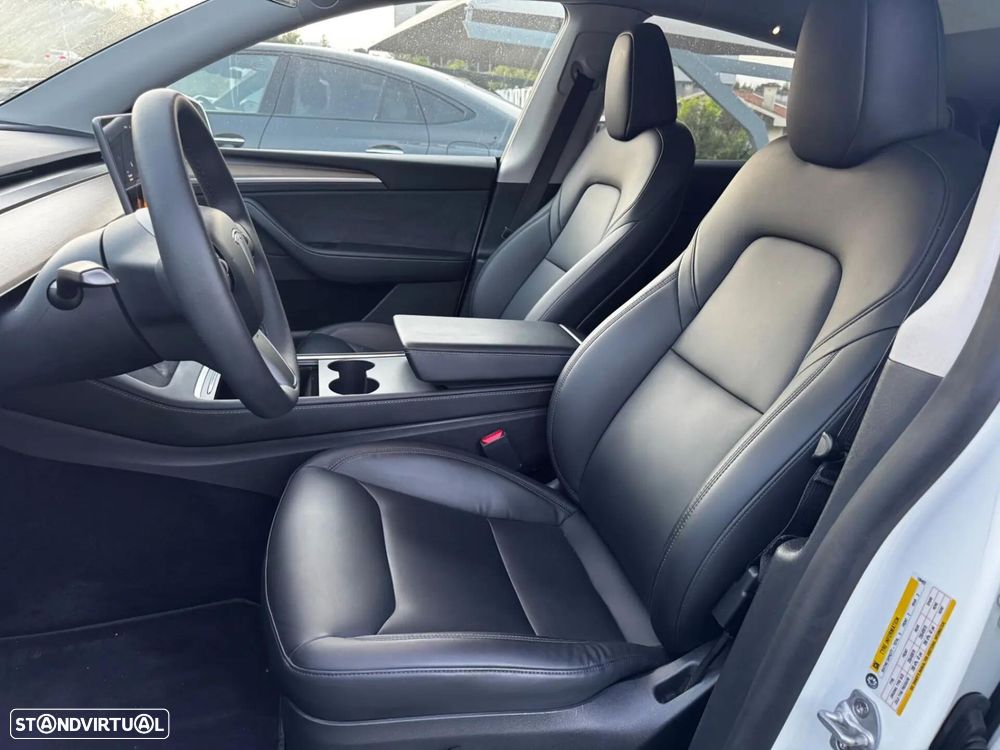 Tesla Model Y Long Range Dual Motor AWD - 16
