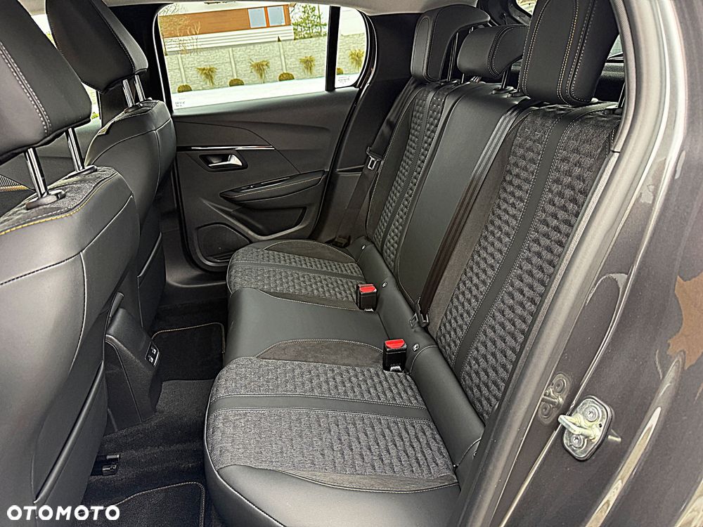 Peugeot 208 PureTech 100 EAT8 Allure Pack - 13