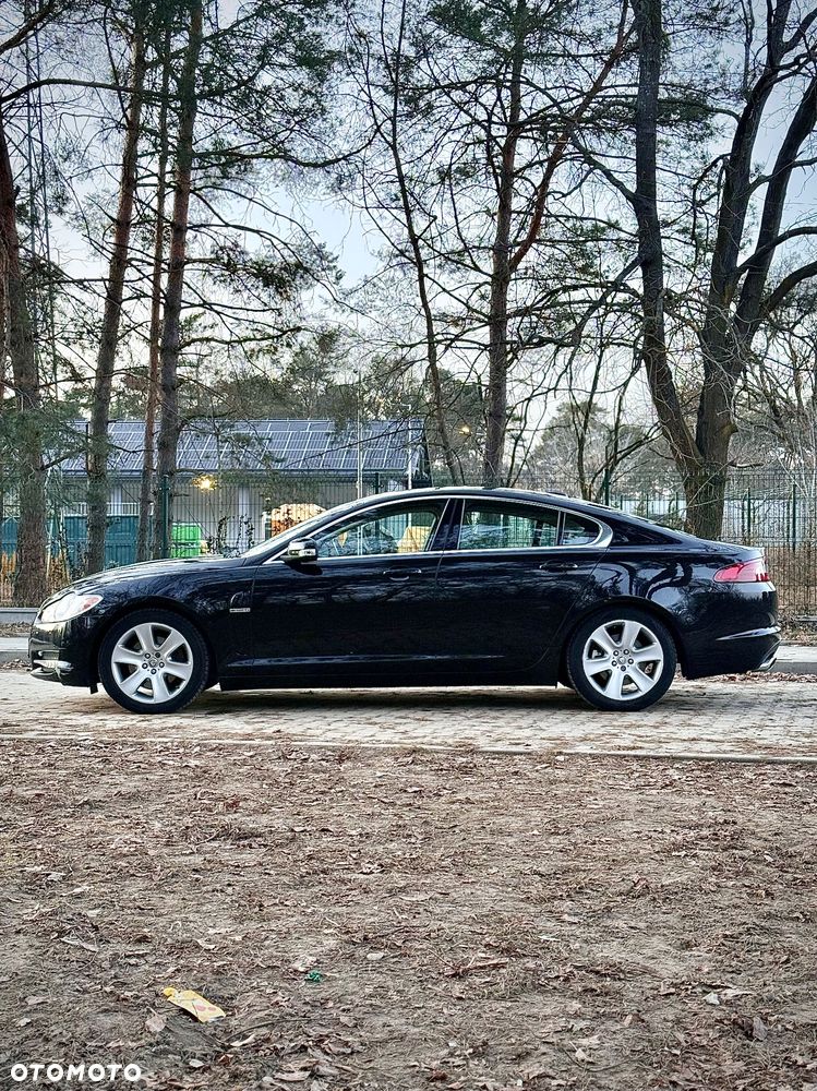 Jaguar XF 2.7 V6 D Luxury - 6