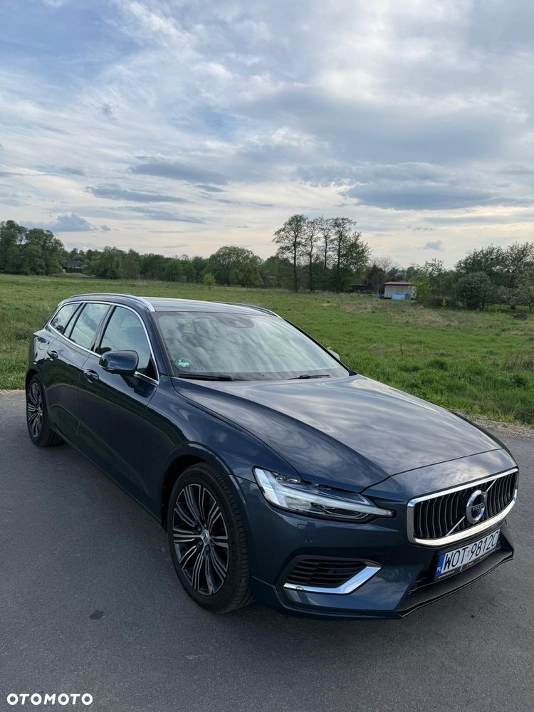 Volvo V60 T6 AWD Plug-In Hybrid Inscription - 1