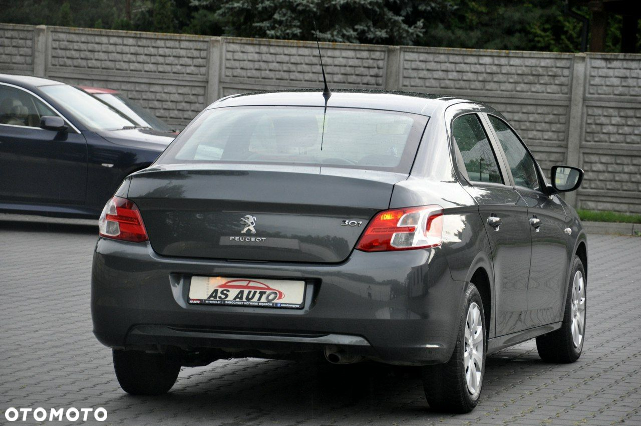 Peugeot 301 - 3