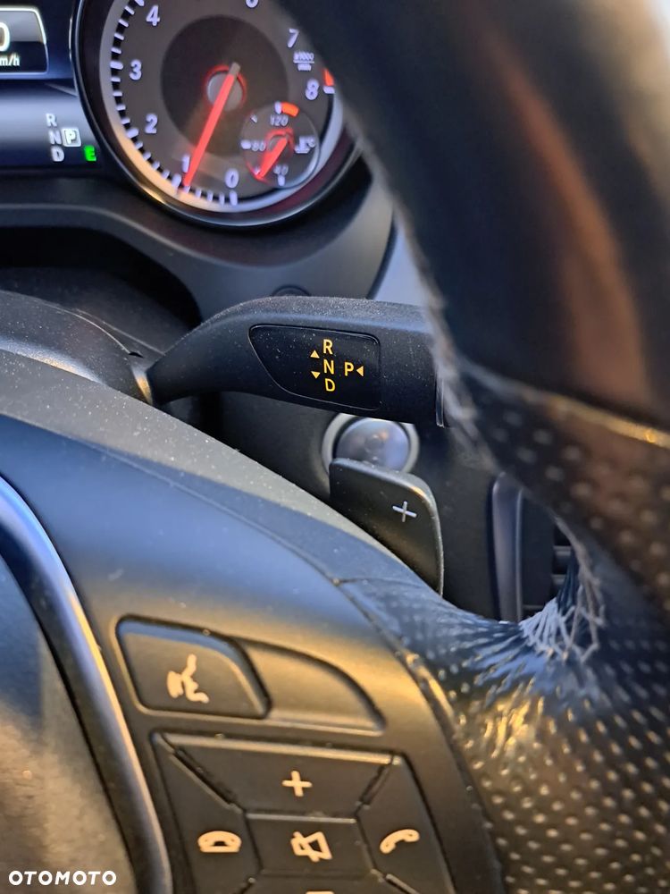 Mercedes-Benz GLA 250 4Matic 7G-DCT AMG Line - 19