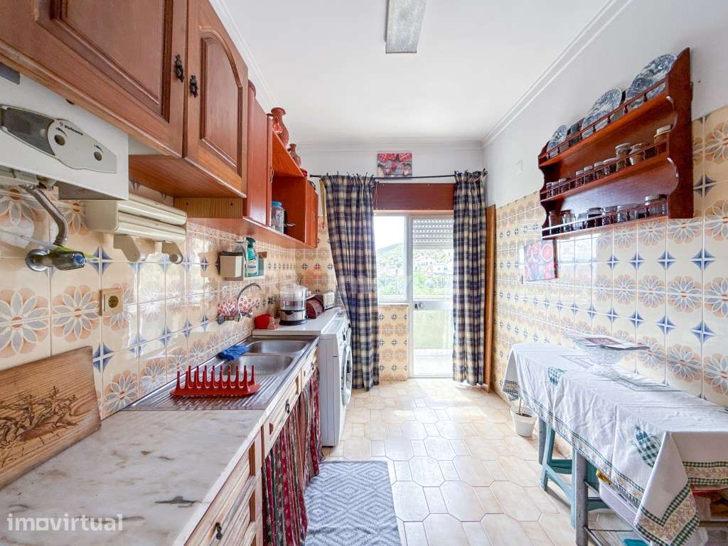Apartamento T2 com duas varandas no centro de Abrantes - Grande imagem: 3/31