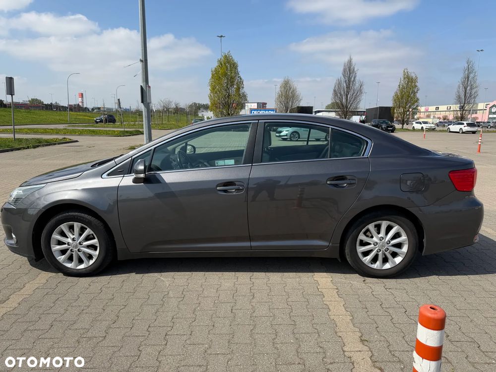 Toyota Avensis 1.8 Sol NAVI MS - 8