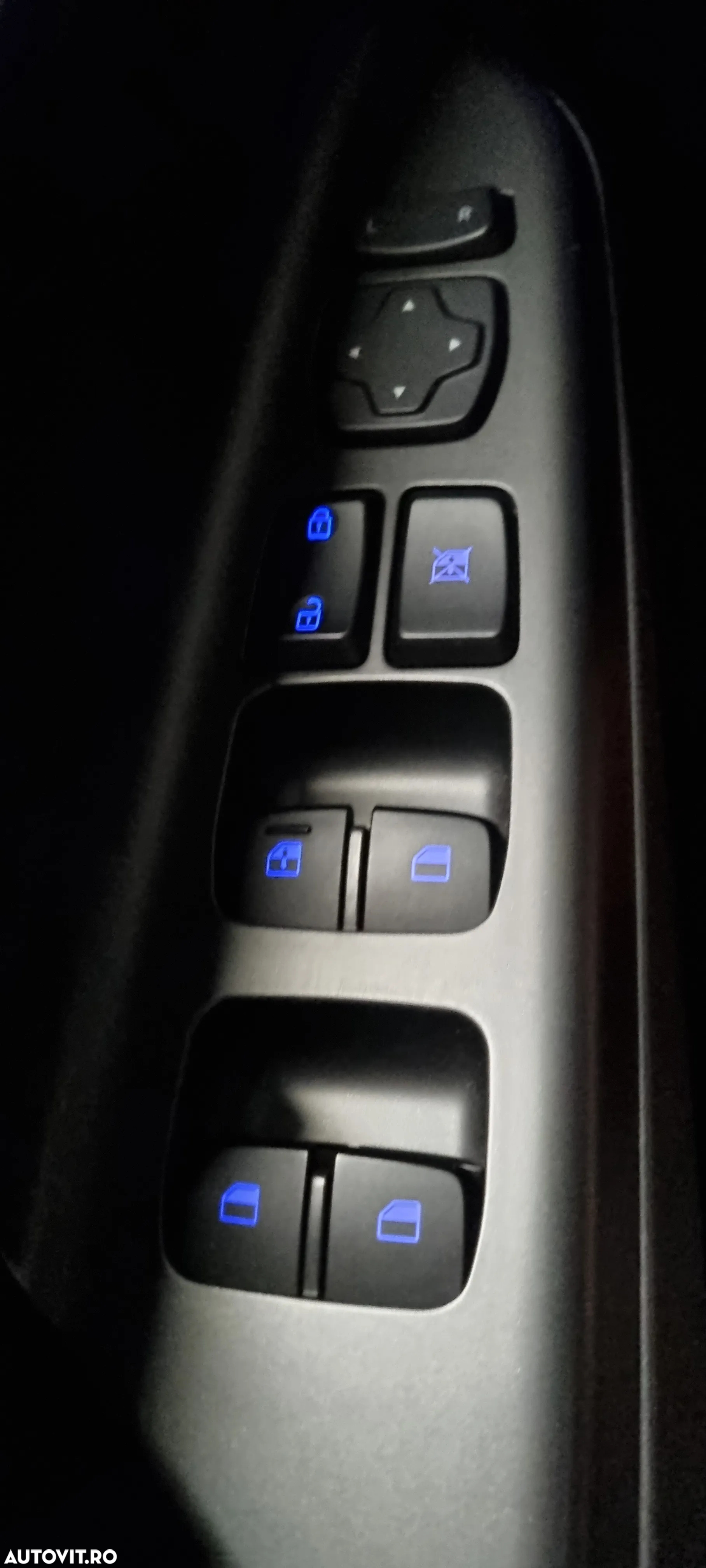 Hyundai KONA 1.0 T-GDI 2WD Premium + - 16