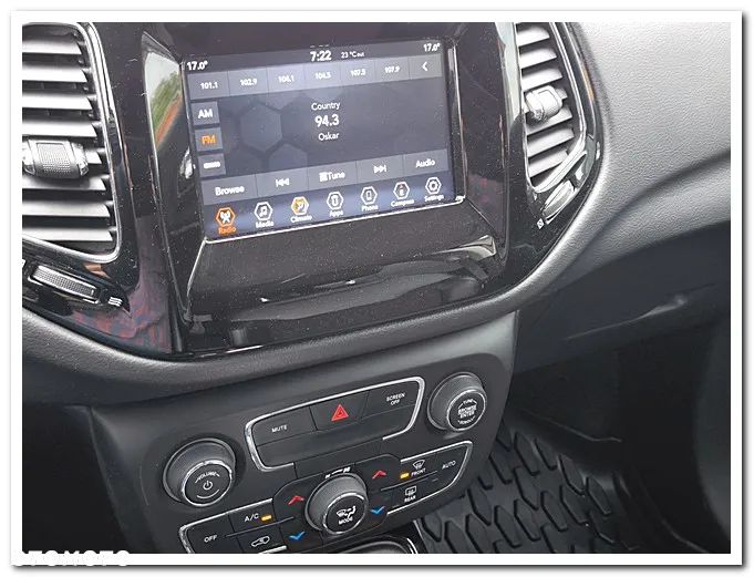 Jeep Compass - 34