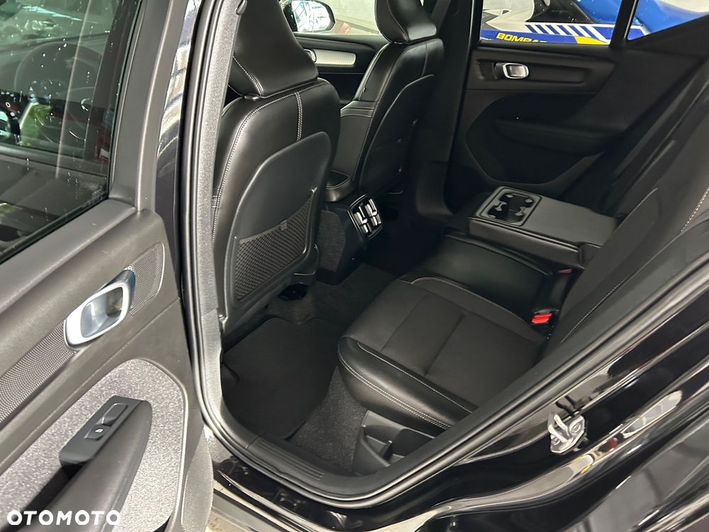 Volvo XC 40 D3 AWD RDesign - 18