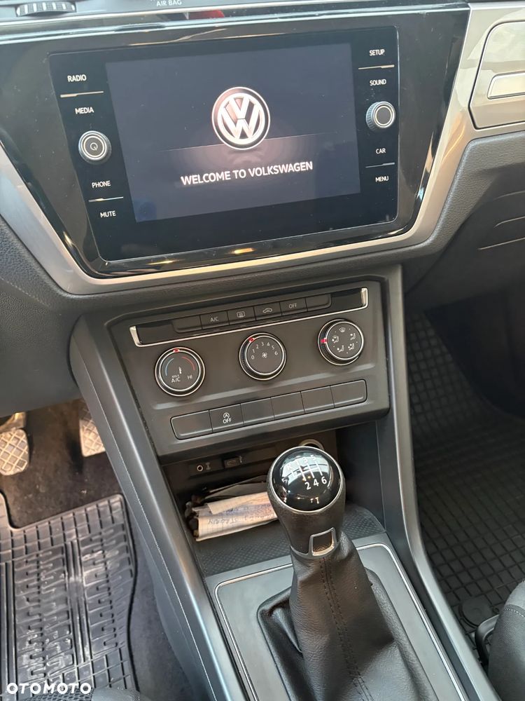 Volkswagen Touran 1.6 TDI BMT SCR Trendline - 11