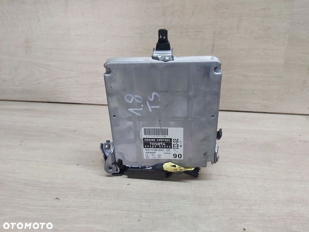 Toyota Corolla E12 komputer sterownik silnika 1,8 TS 2zz 89666-02090 - 1
