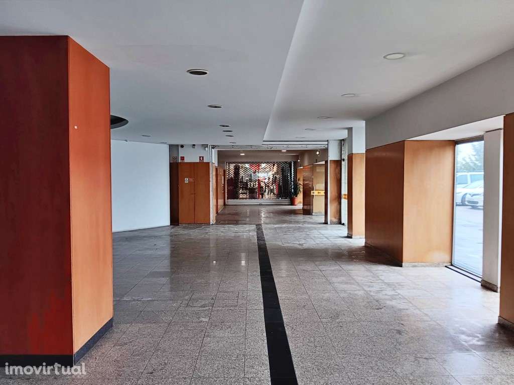 Lojas e escritórios junto ao Auchan Maia - Grande imagem: 4/11