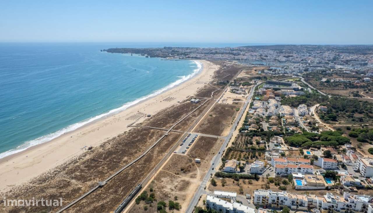 Terreno em primeira linha à venda na Meia Praia, Lagos, Algarve - Grande imagem: 3/19
